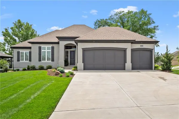 10909 W 172nd ST, Overland Park, KS 66221