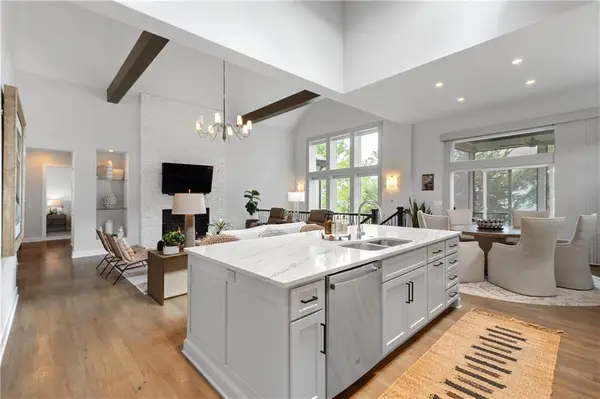 10909 W 172nd ST, Overland Park, KS 66221