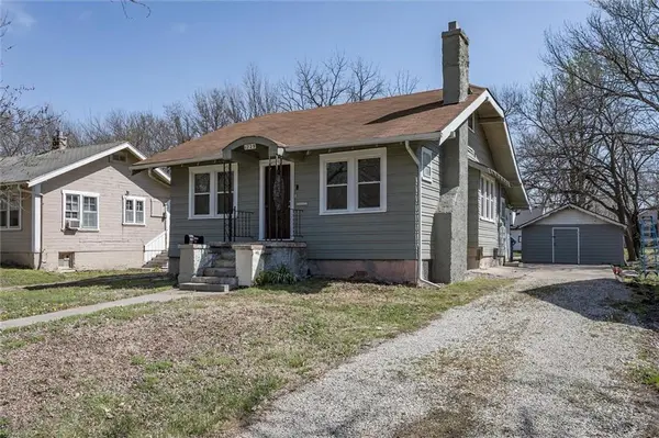 1229 S Main ST, Ottawa, KS 66067