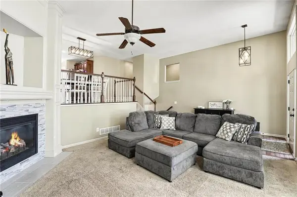9901 N Farley AVE, Kansas City, MO 64157
