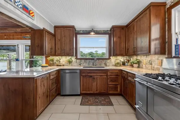 25 Beach DR, Lake Tapawingo, MO 64015