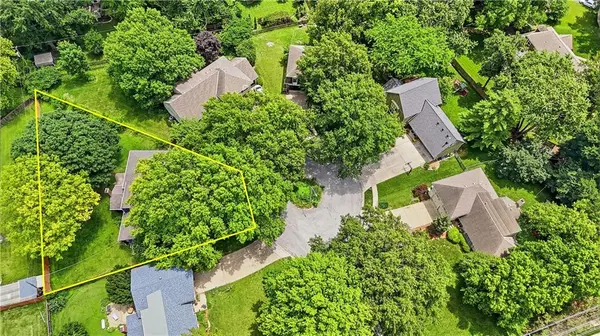 8845 Nall AVE, Overland Park, KS 66207