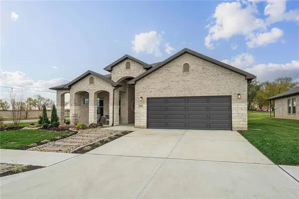 18520 W 195th ST, Spring Hill, KS 66083