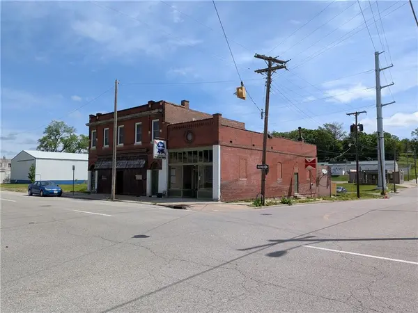 1001 N 3rd ST, St Joseph, MO 64501