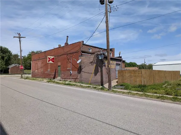 1001 N 3rd ST, St Joseph, MO 64501