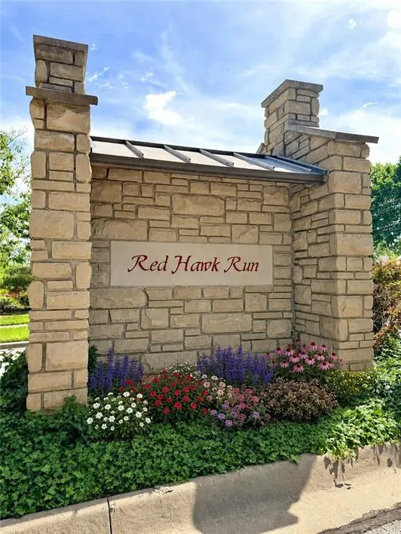 12252 S Emerald ST, Olathe, KS 66061