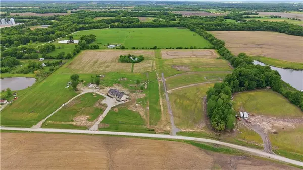 29402 S SAWMILL RD, Harrisonville, MO 64701