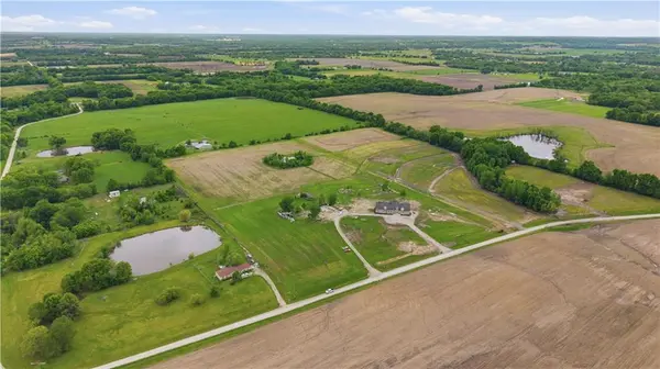 29402 S SAWMILL RD, Harrisonville, MO 64701