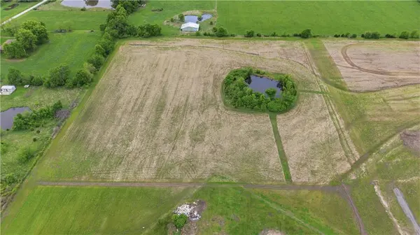 29402 S SAWMILL RD, Harrisonville, MO 64701