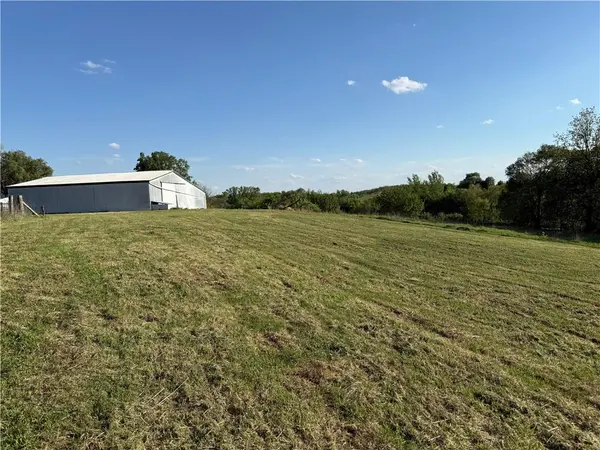 10585 SE 32nd RD, St Joseph, MO 64507
