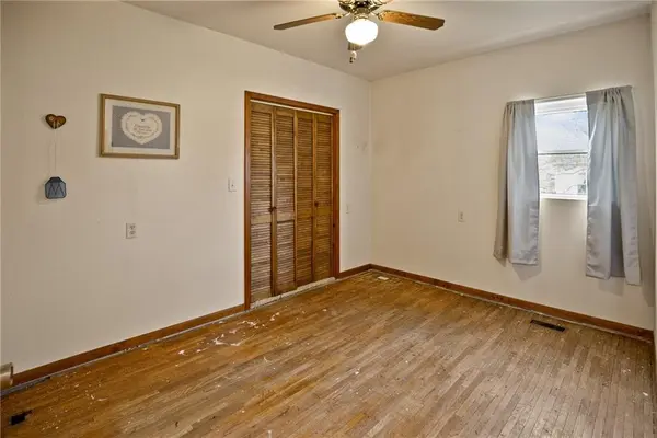 313 N College ST, Princeton, MO 64673