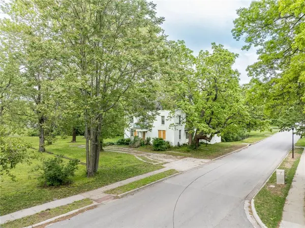 414 E Cedar ST, Olathe, KS 66061