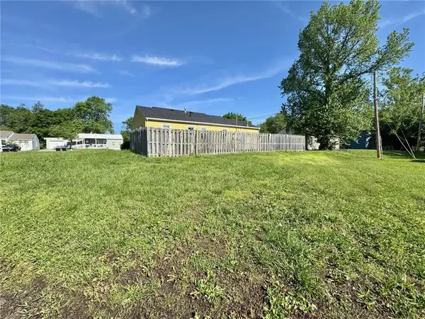 405 10th TER, Warrensburg, MO 64093