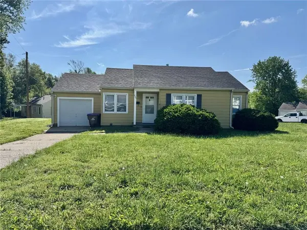405 10th TER, Warrensburg, MO 64093