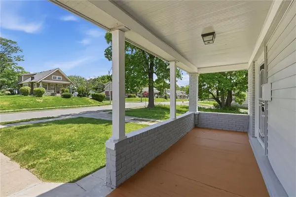 4240 Highland AVE, Kansas City, MO 64110