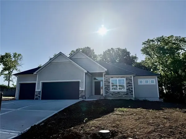 9023 N Colorado AVE, Kansas City, MO 64156