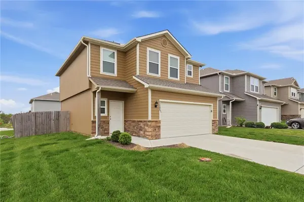21305 W 215th TER, Spring Hill, KS 66083