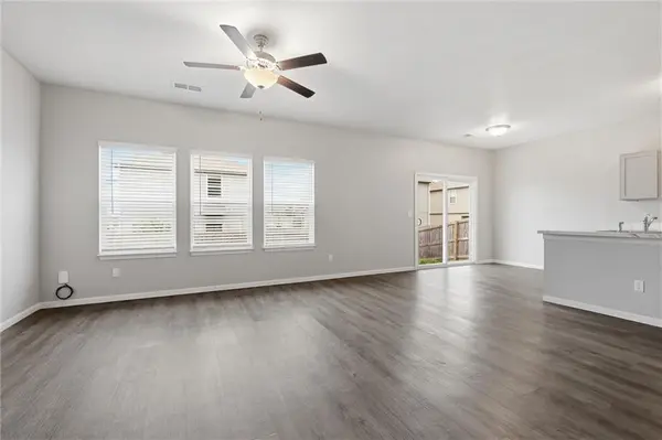 21305 W 215th TER, Spring Hill, KS 66083