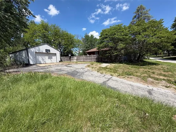 232 S County Line RD, Windsor, MO 65360