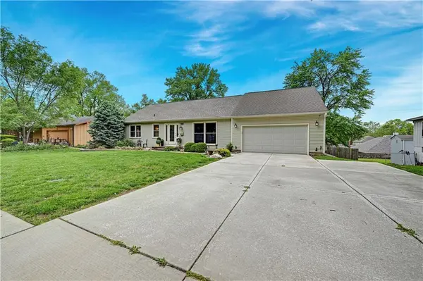 6501 W 94th TER, Overland Park, KS 66212