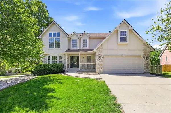 1925 MEADOWLANE ST, Kearney, MO 64060