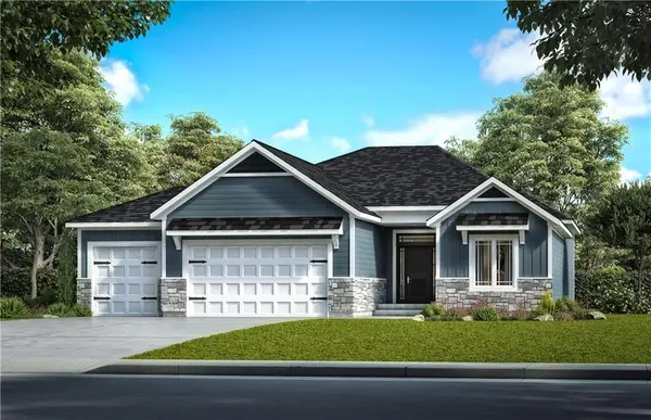 4021 NE Troon DR, Lee's Summit, MO 64064