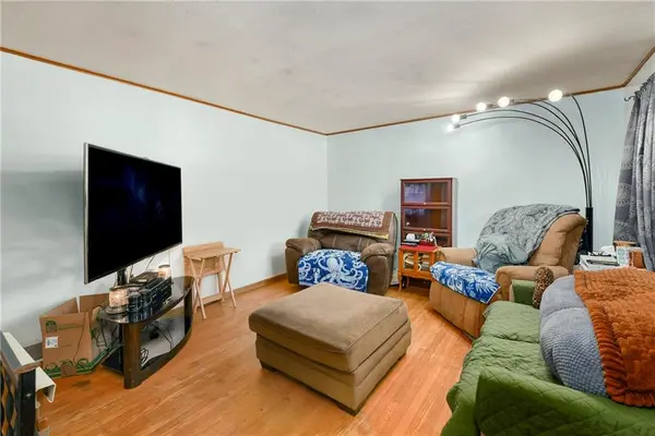 8855 E 53rd TER, Raytown, MO 64133