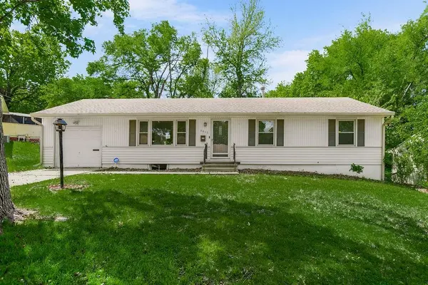 8815 E 84th ST, Raytown, MO 64138
