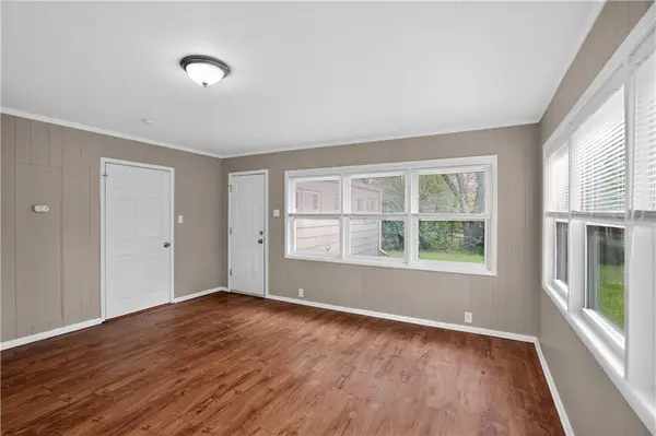 11012 Cambridge AVE, Kansas City, MO 64134