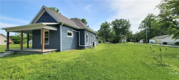 619 N Cottonwood ST, Iola, KS 66749