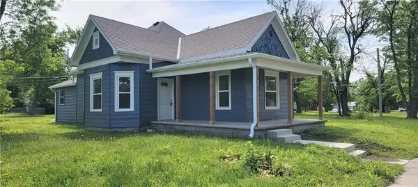 619 N Cottonwood ST, Iola, KS 66749
