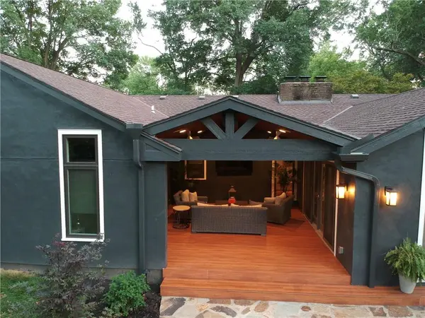 3810 W 65th TER, Mission Hills, KS 66208