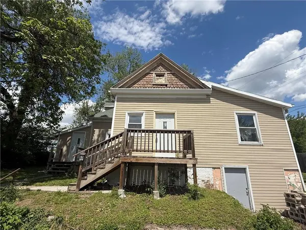 109 E Market ST, St Joseph, MO 64505