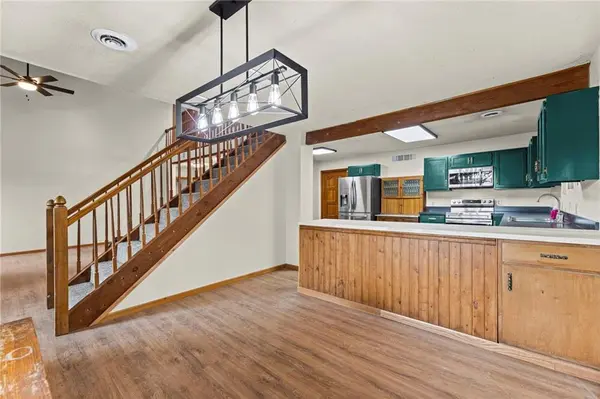 301 SW 13th ST, Oak Grove, MO 64075