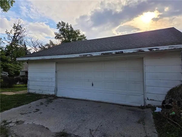 3112 N 11th ST, St Joseph, MO 64505