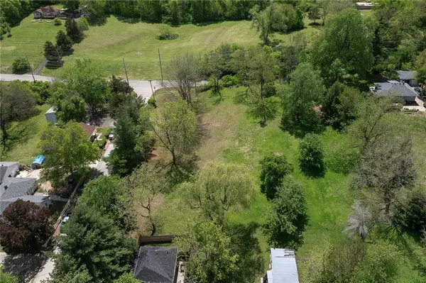 4406 Orchard RD, St Joseph, MO 64505