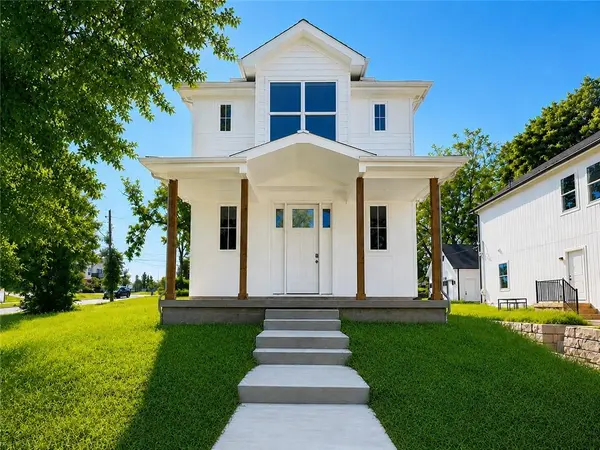 2844 Tracy AVE, Kansas City, MO 64109