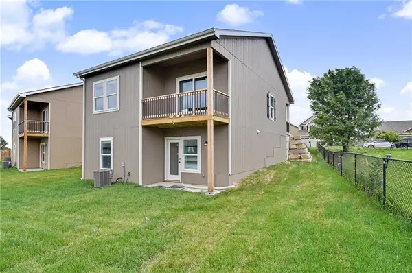 1725 Elderberry LN, Ottawa, KS 66067