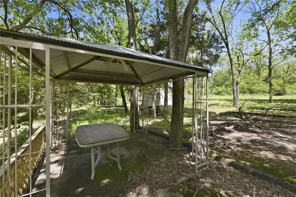 5 Moose LN, Mound City, KS 66056