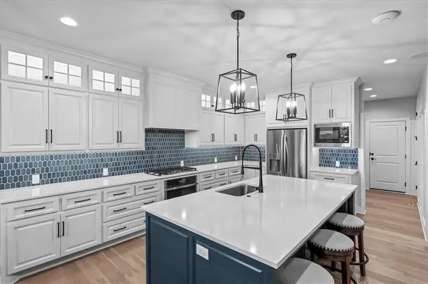 4380 Aspen DR, Basehor, KS 66007