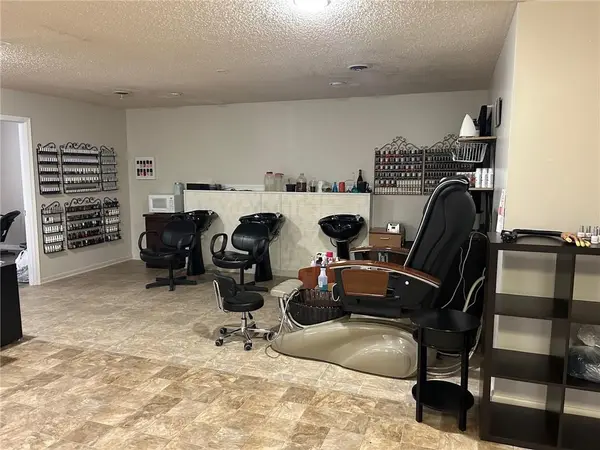 1201 W College #600 ST, Liberty, MO 64068