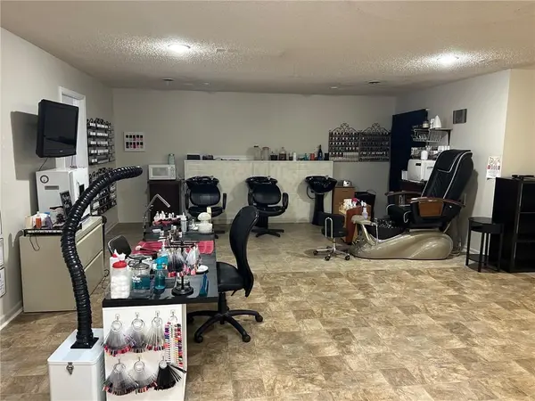1201 W College #600 ST, Liberty, MO 64068