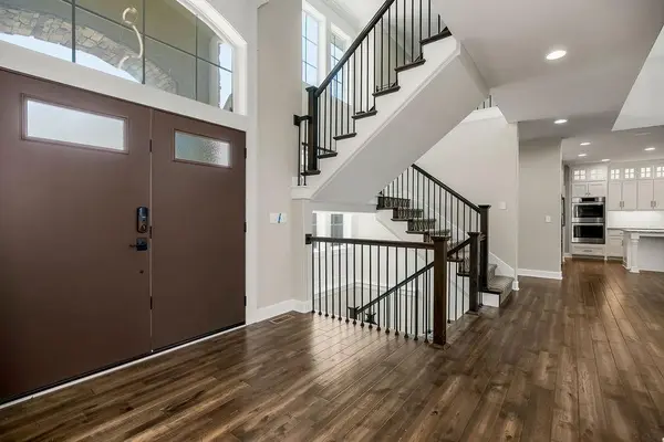 4614 NE Park Springs CT, Lee's Summit, MO 64064