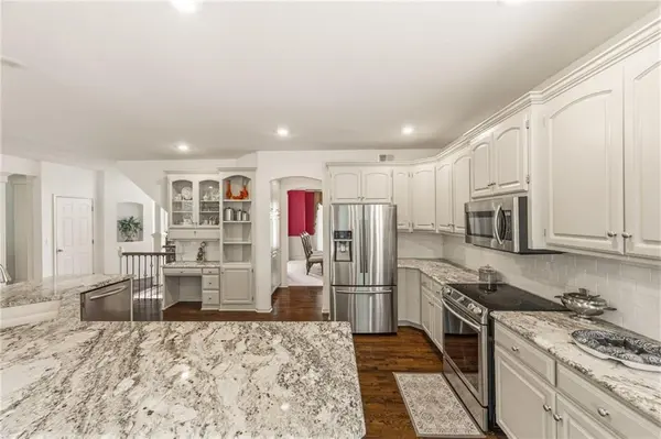249 NE Misty Meadow DR, Lee's Summit, MO 64064