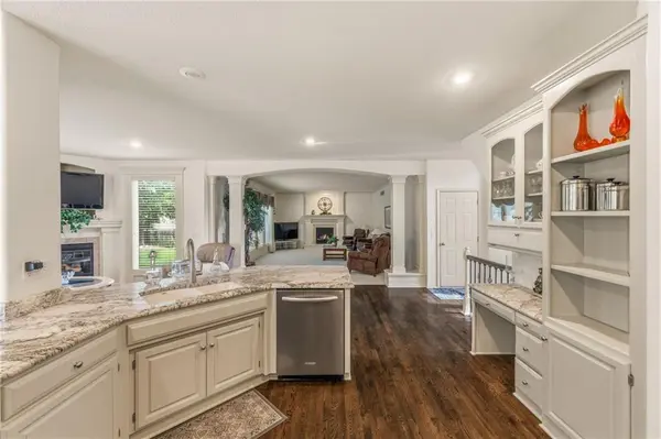 249 NE Misty Meadow DR, Lee's Summit, MO 64064