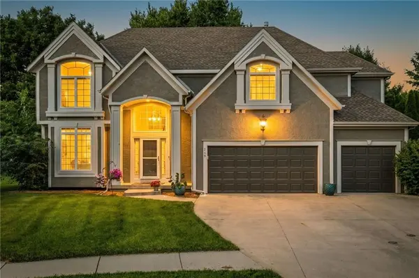 249 NE Misty Meadow DR, Lee's Summit, MO 64064