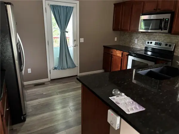 3216 Morton LN, St Joseph, MO 64506