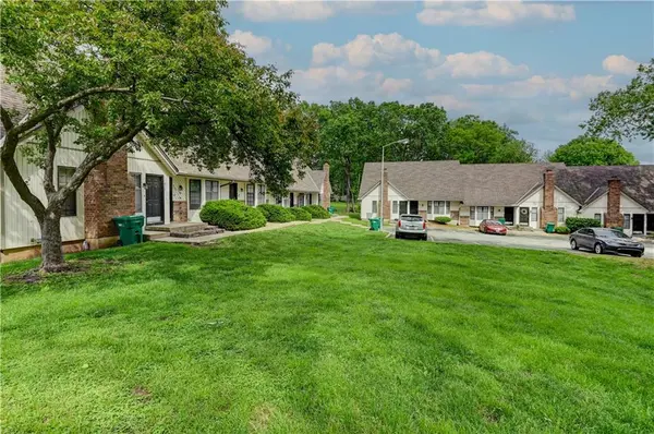 9730 Locust ST, Kansas City, MO 64131