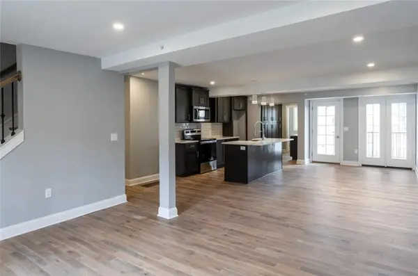 4464 Broadway BLVD, Kansas City, MO 64111