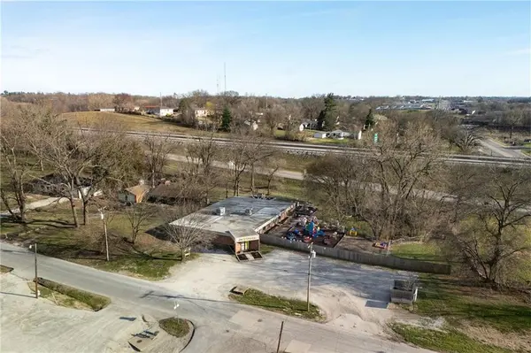 3712 Pacific ST, St Joseph, MO 64507